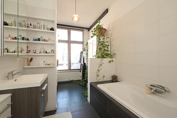 Medium property photo - Hendrik van Deventerstraat 127, 2563 XS Den Haag